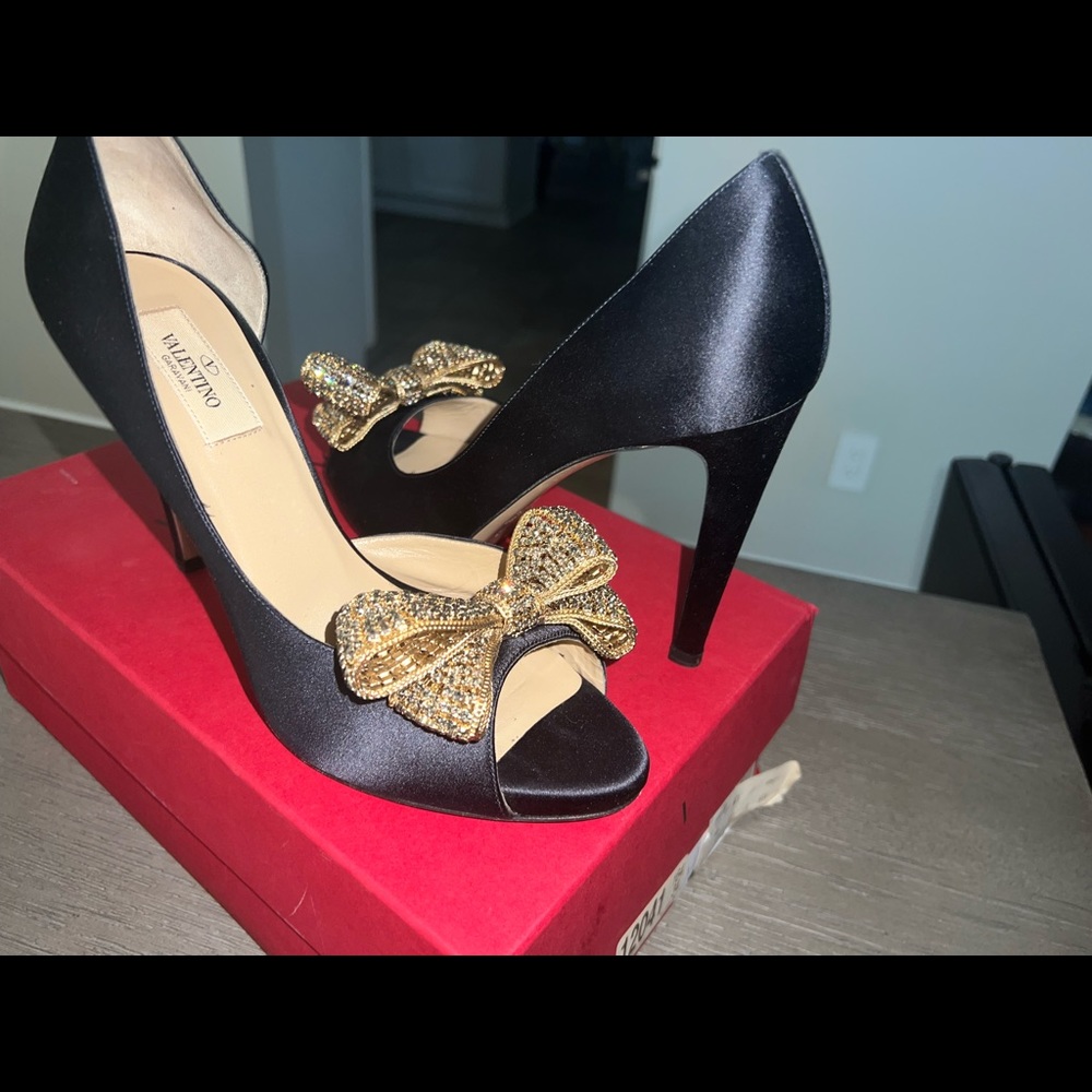 Valentino satin navy heels. Size 39 - Picture 6 of 10